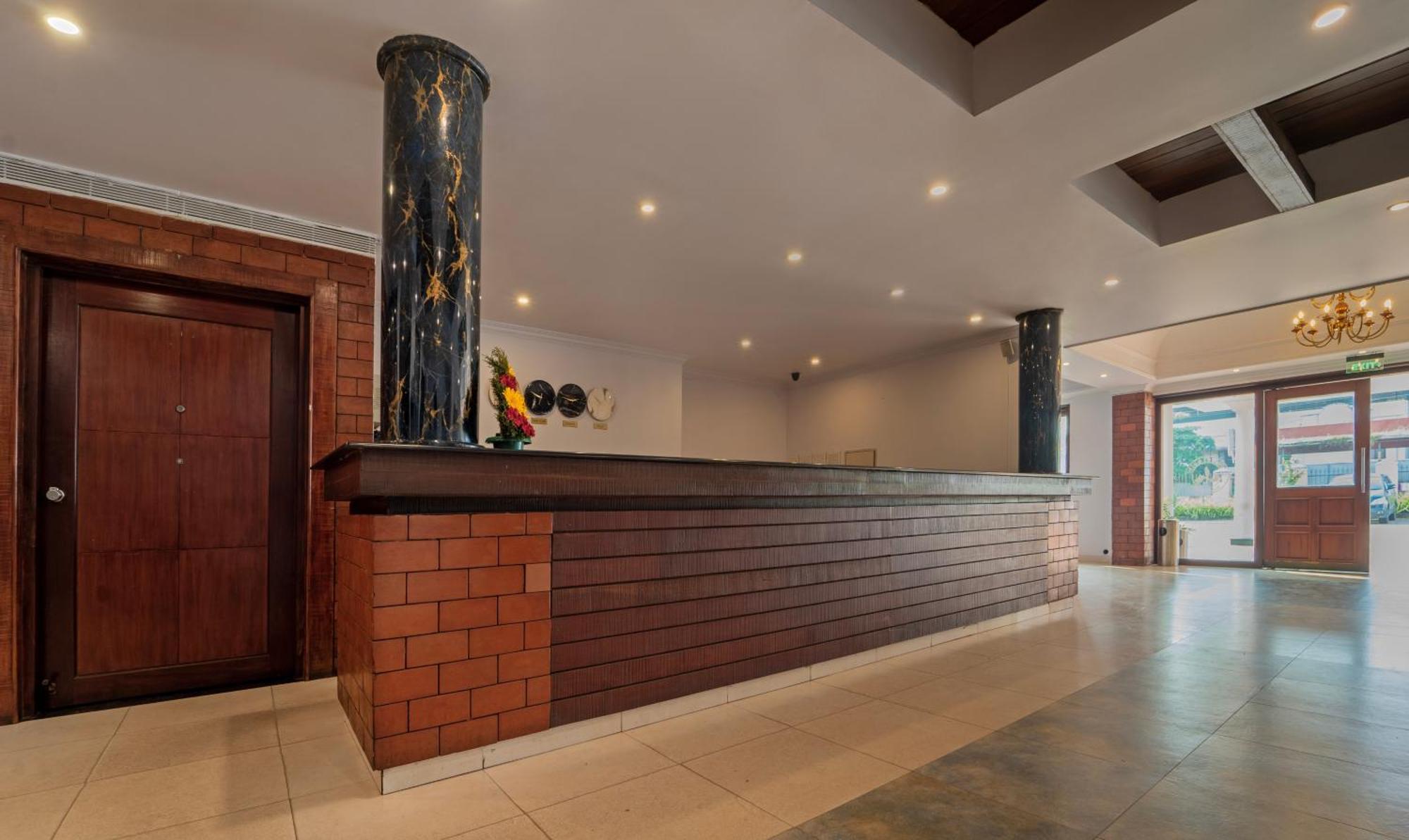Treebo Central Thrissur Exterior photo